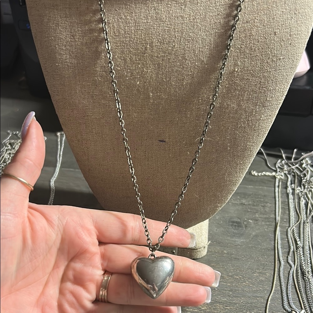 Silvertone Puffy Heart Pendant‎ Necklace - 3d
